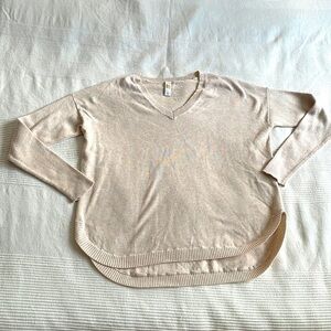 LOLE Oversized Cream Coloured V-Neck Sweater Size XS